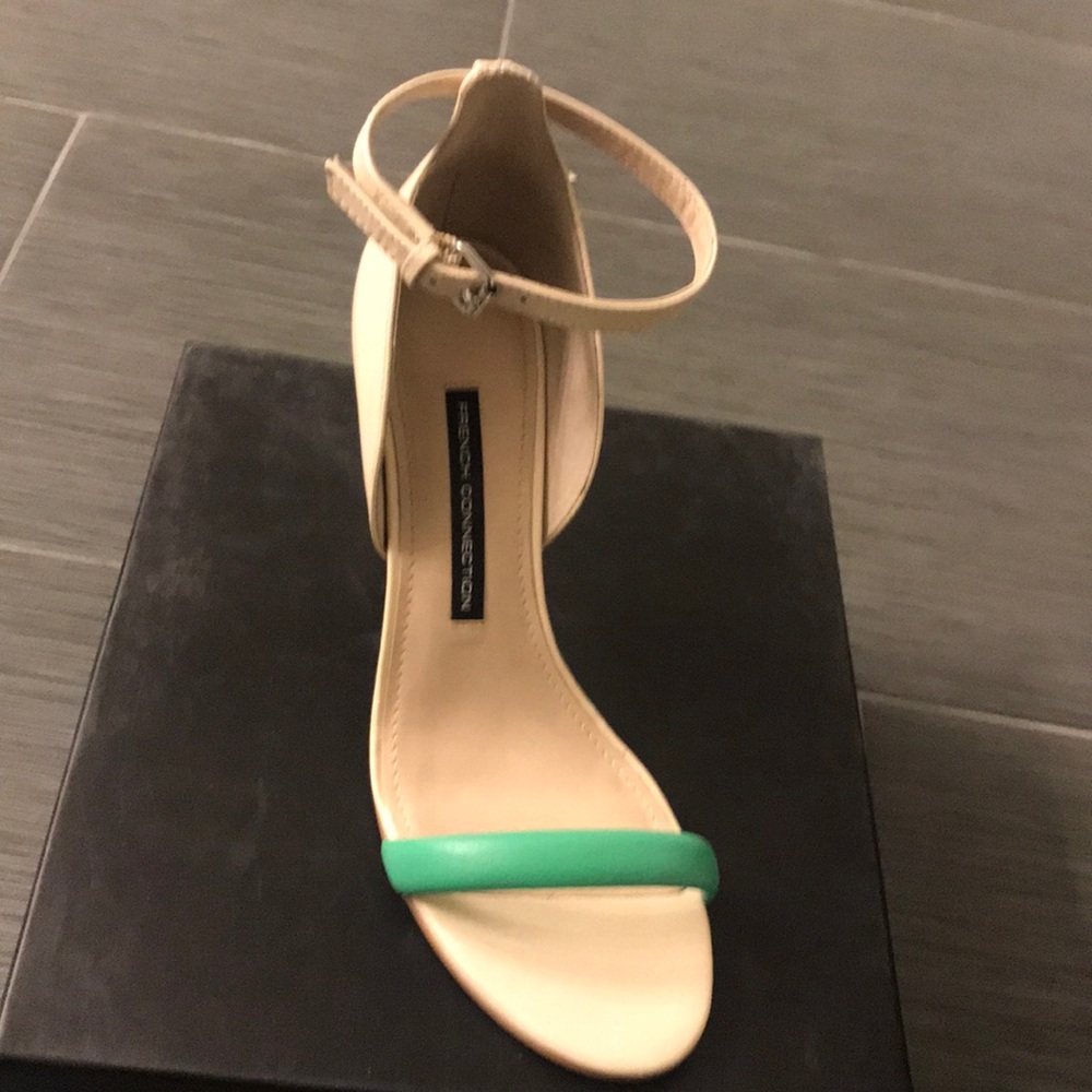 Sandal - Picture 2 of 3